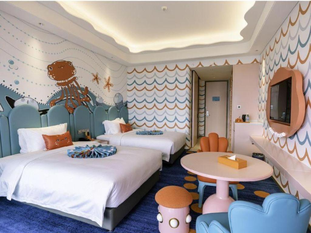 Dolphin Bay Hotel Kunming Exterior photo