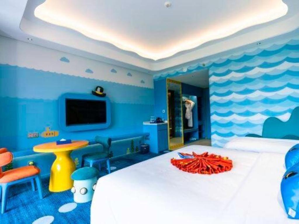 Dolphin Bay Hotel Kunming Exterior photo